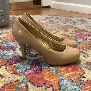 Nude Madden Girl PinUp Pumps size 8W